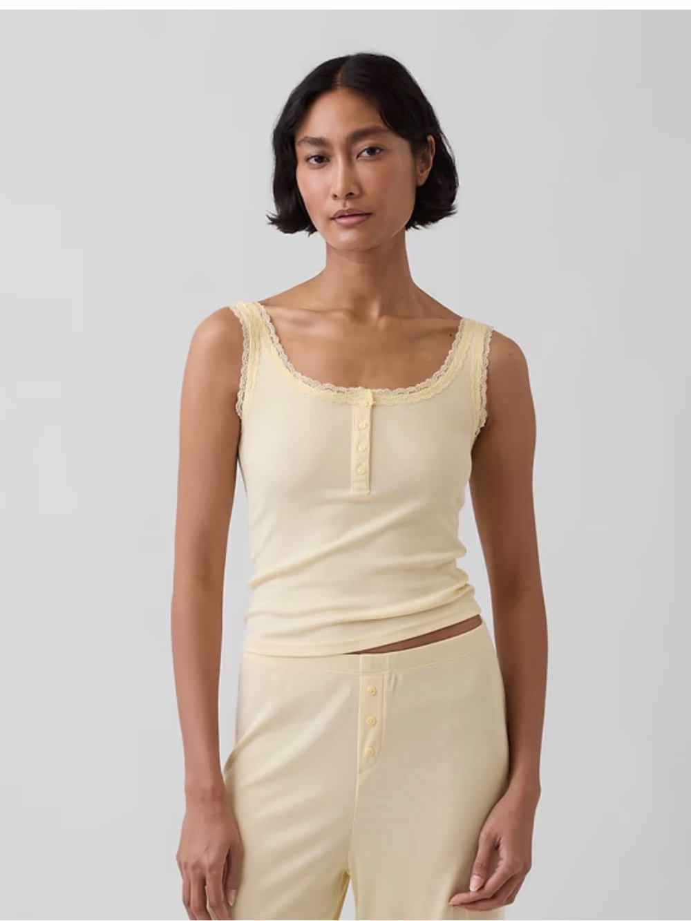 Lace-Trim Scoop Neck Tank in Pale Yellow